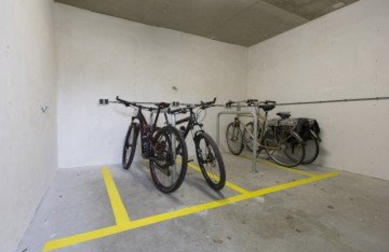 Lockable bicycle racks