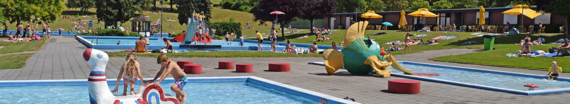 Buitenzwembad mosaqua gulpen 4